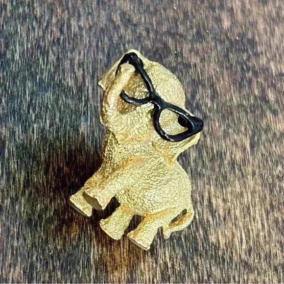 Barry Goldwater Political Pin Elephant wearing Glasses 1964 - Picture 7 of 9